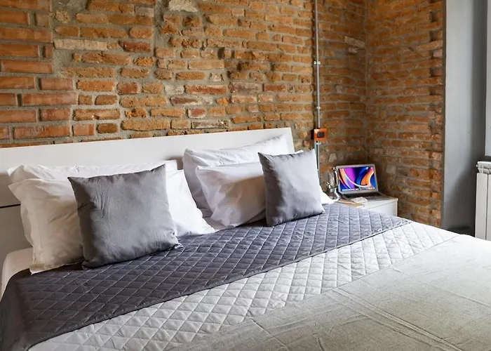 Italstay - Canonica Brick Apartment *